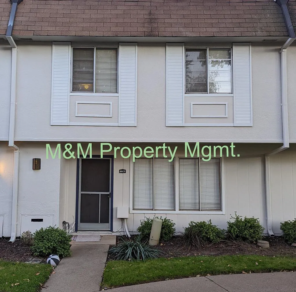 8847 Salmon Falls Dr Unit C photo 1