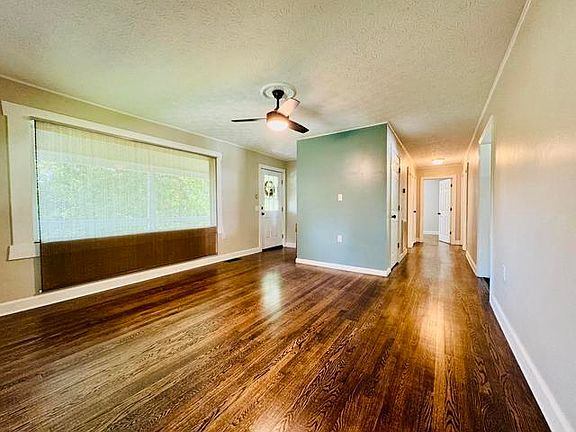 3rd image of 1124 Hixon Ave