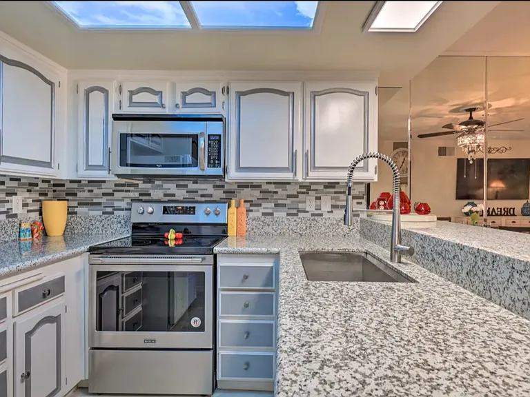 500 E Amado Rd #405 — Photo 14