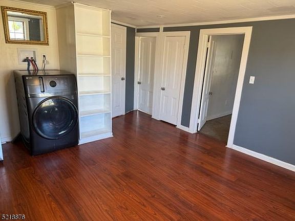 4th image of 270 Espanong Rd #2