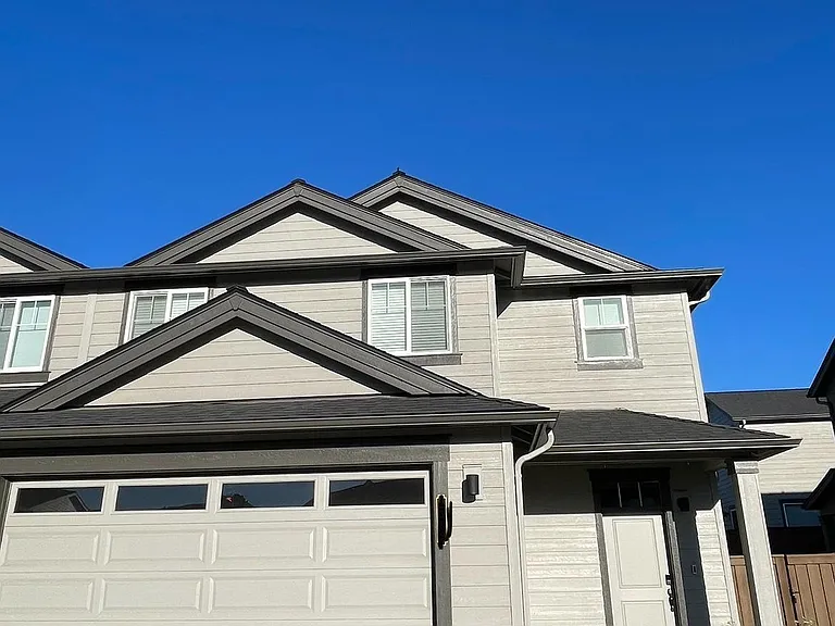 2369 NE Victor Pl — Photo 1