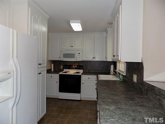 3rd image of 208 South Dr