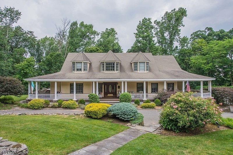 1st image of 2 1/2 Taylor Dr