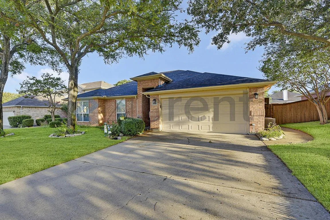 4 bed, 1784 sqft, $2,600 — Photo 1