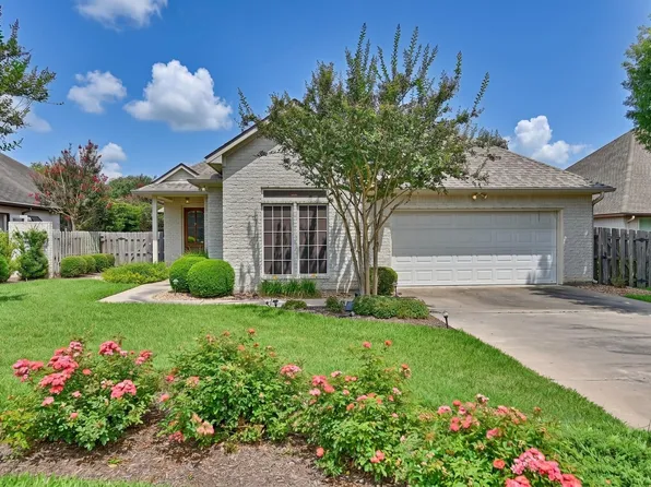 2424 Dillon St, Brenham, TX 77833
