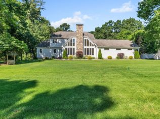 197 Woodbrook Ter, West Springfield, MA 01089
