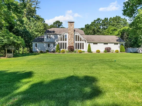 197 Woodbrook Ter, West Springfield, MA 01089