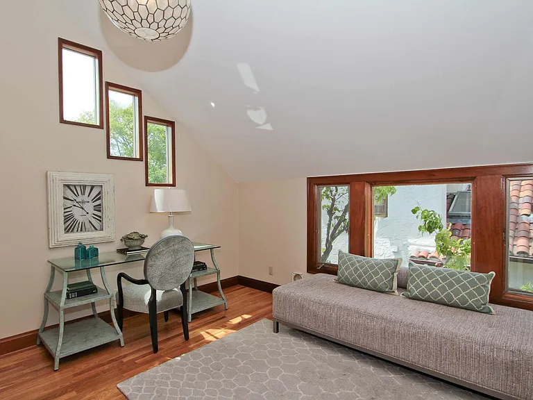 1621 Portola Ave — Photo 18