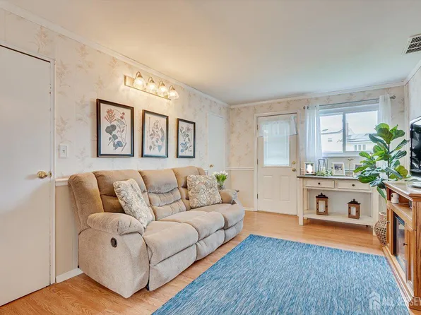 26 Stima Ave, Carteret, NJ 07008