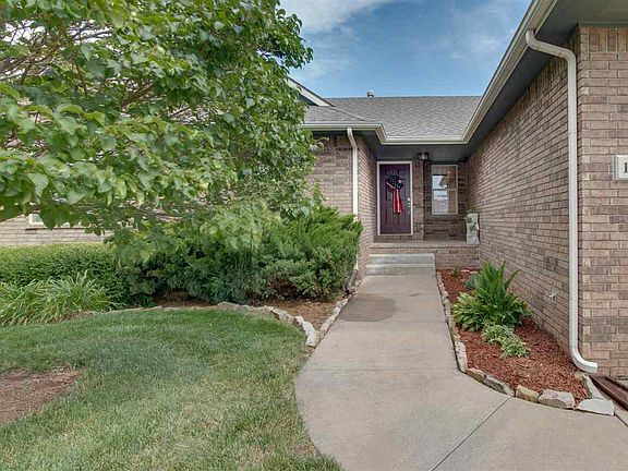 4th image of 1902 E Windsor Creek Ct