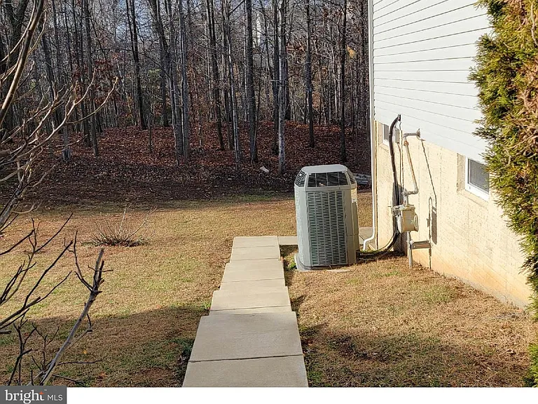 17680 Avenel Ln #BASEMENT — Photo 2