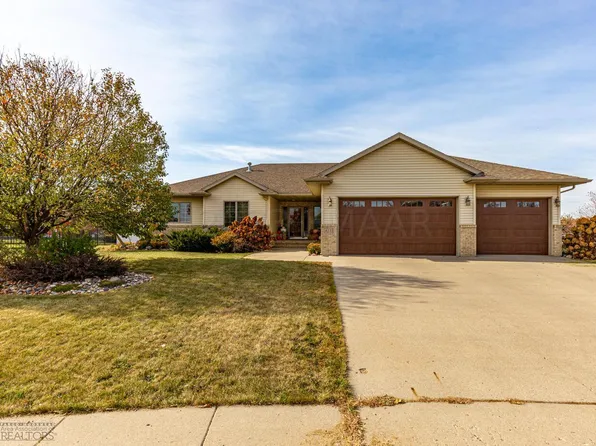 4233 Ashton Ct S, Fargo, ND 58104