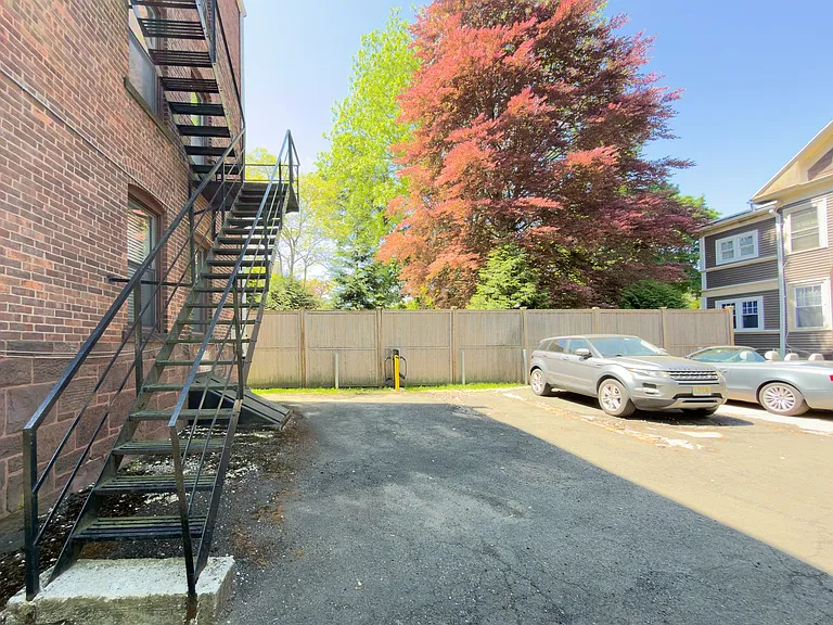 644-646 Orange St — Photo 29