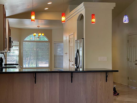 Large kitchen and breakfast bar for fun entertainment