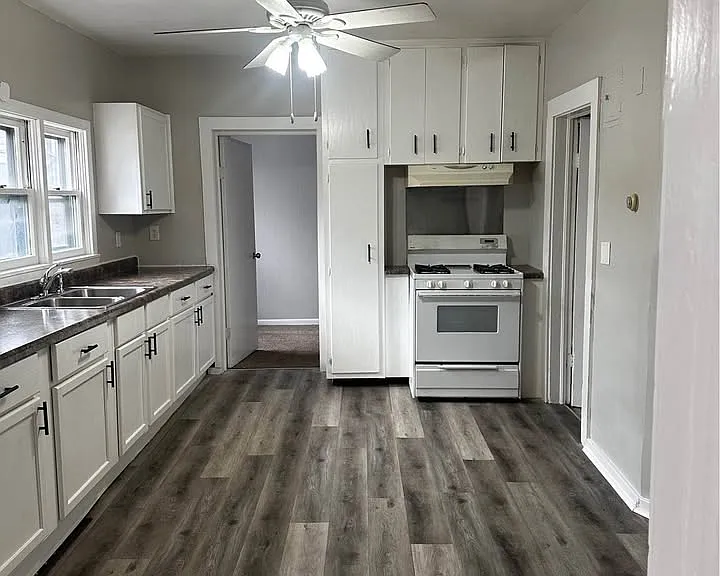 657 Bedford St — Photo 3