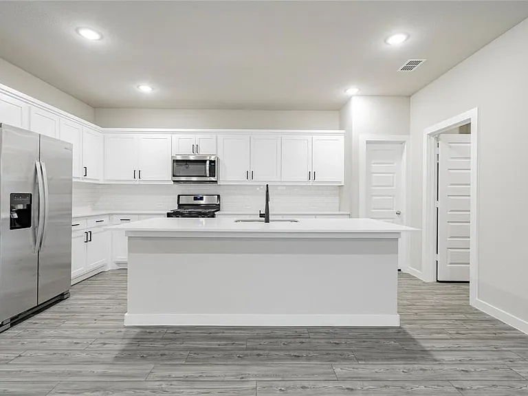 2529 Moser Ln — Photo 3