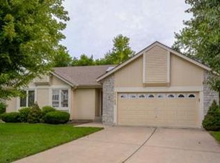 4045 SW Clipper Ln, Lees Summit, MO 64082
