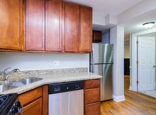 Greenleaf, Chicago, IL 60626
