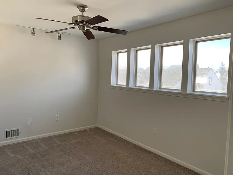 5470 Country Hearth Ln — Photo 7