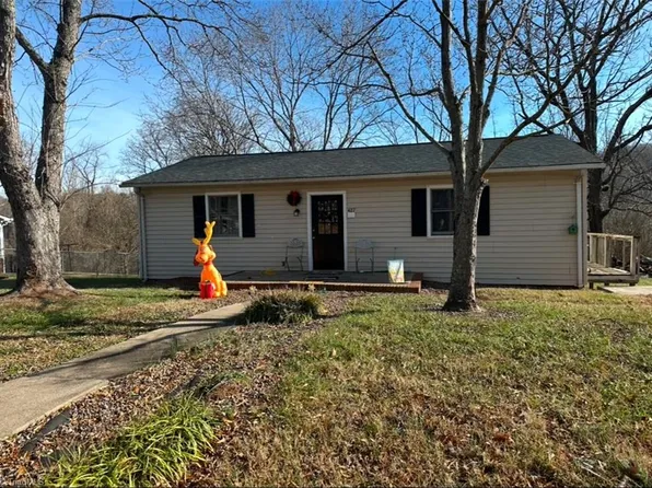 427 N 2nd Ave, Madison, NC 27027