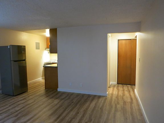 2nd image of 5620 University Way NE #23