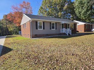 404 Oakgrove Dr, Graham, NC 27253