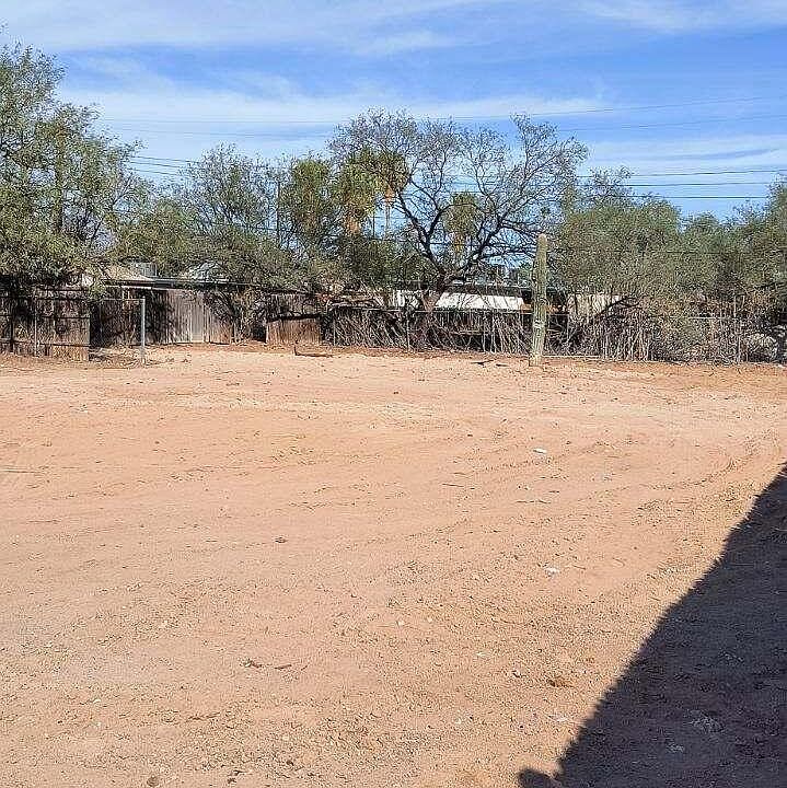 1st image of 2308 N Catalina Ave #9
