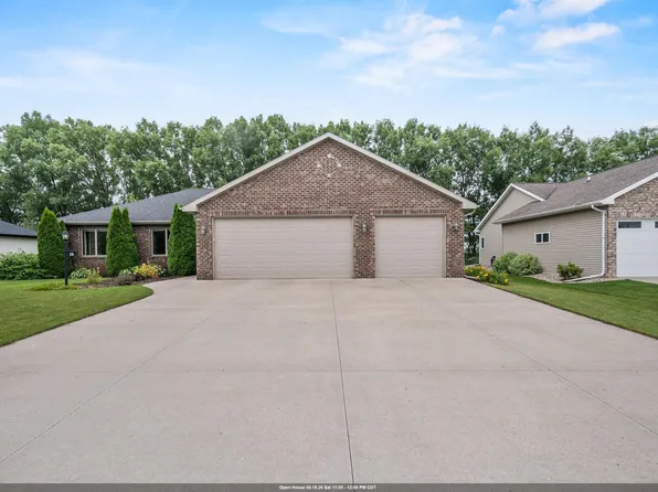 290 Royal Saint Pats Dr, Wrightstown, WI 54180