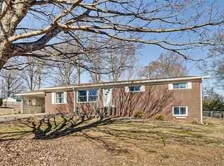 545 Brookwood Dr, Asheboro, NC 27203