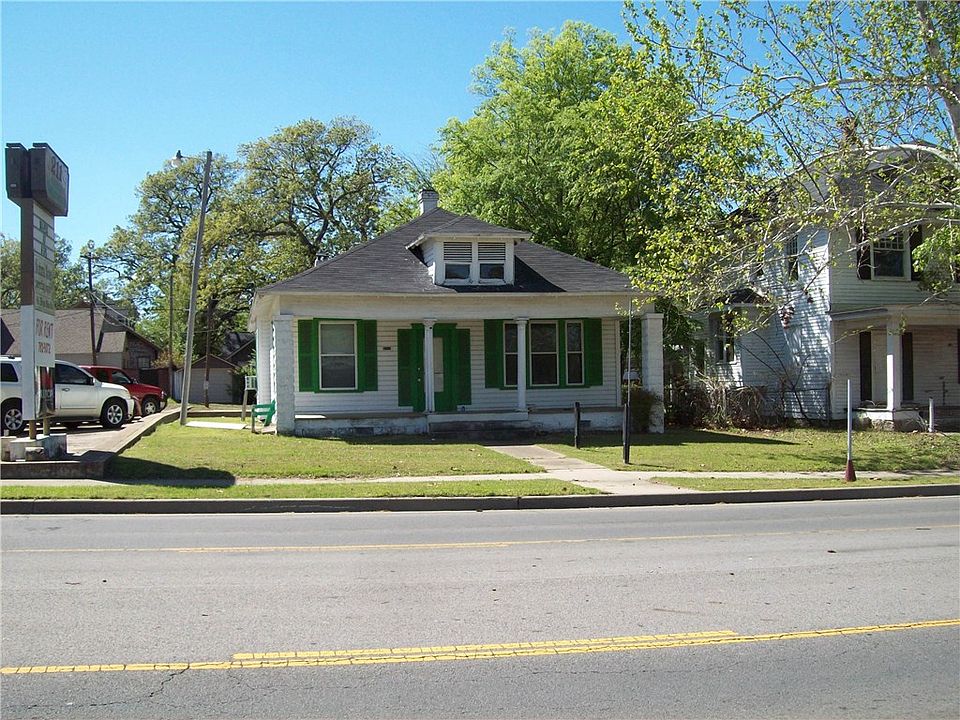 1st image of 221 N Greenwood Ave