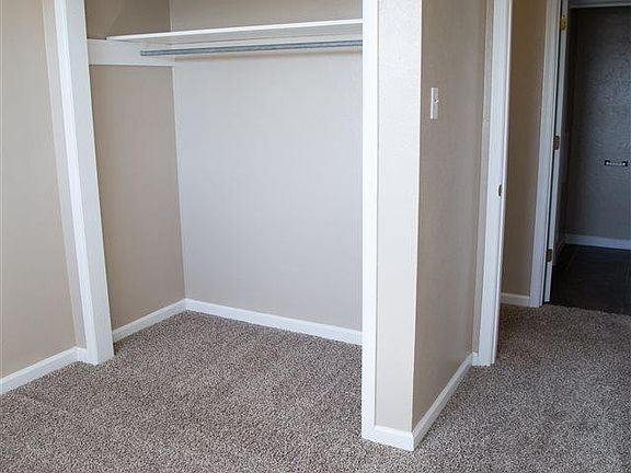 5th image of 105 Waneta Cir