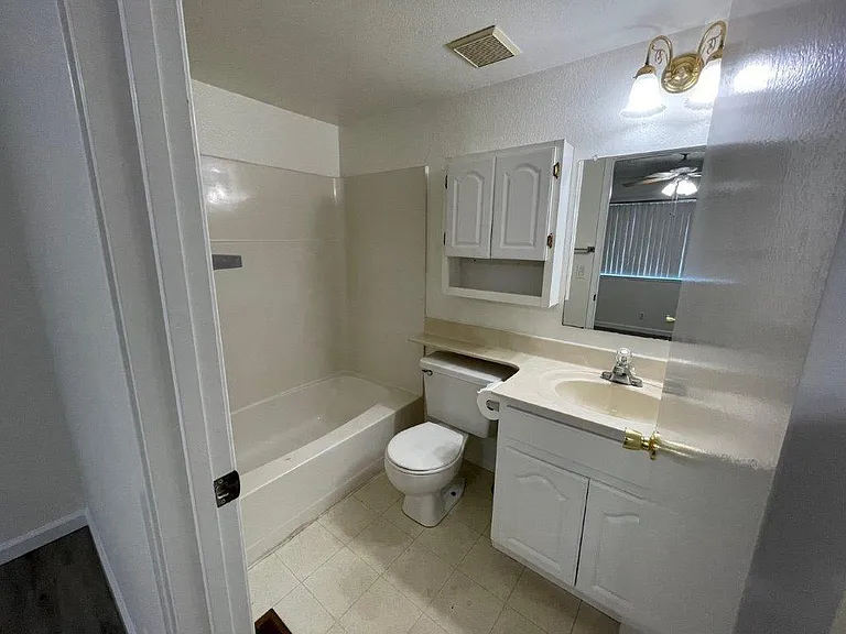 472 Lancaster Ln — Photo 24