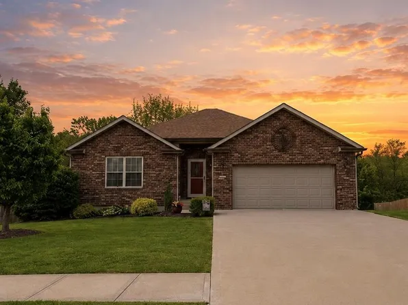 807 Charles St, Knob Noster, MO 65336