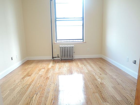 4th image of 44-74 21st St #2E