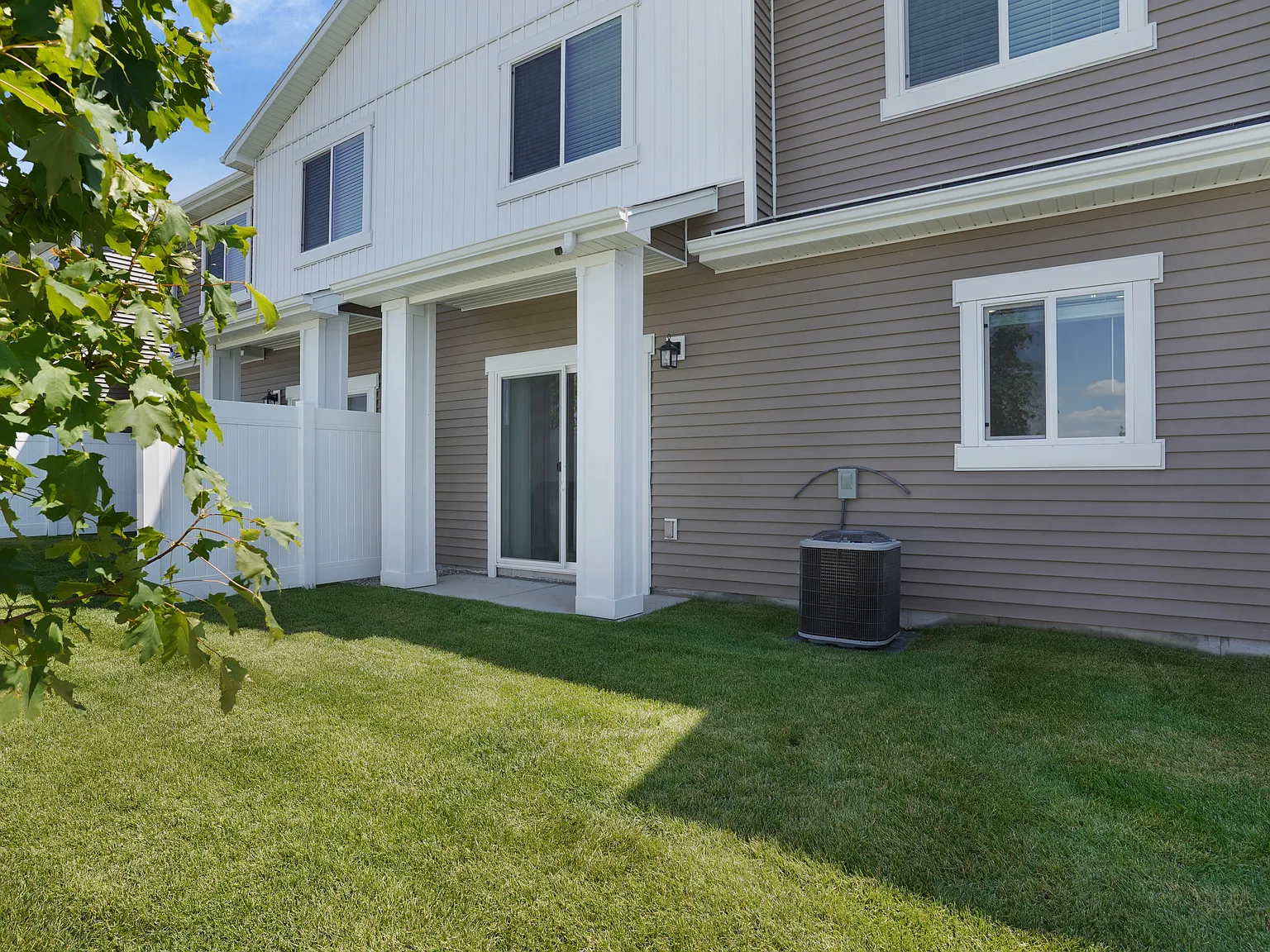 Valo At Bellin Townhomes — Photo 4