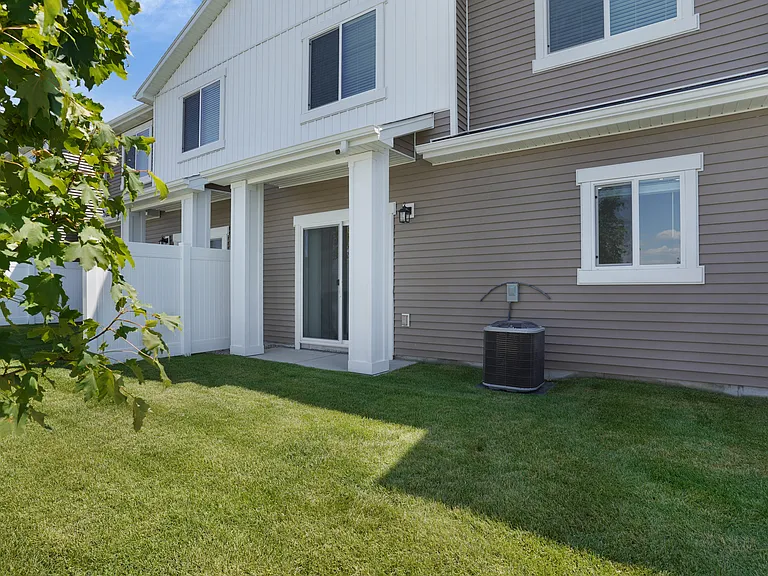 Valo At Bellin Townhomes — Photo 25