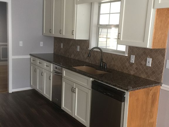 Kitchen granite counter 