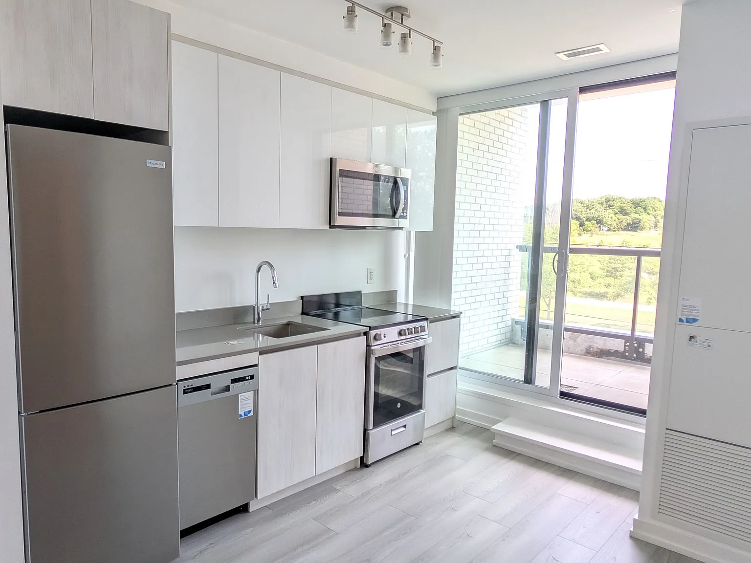 Studio, $1,775 — Photo 2