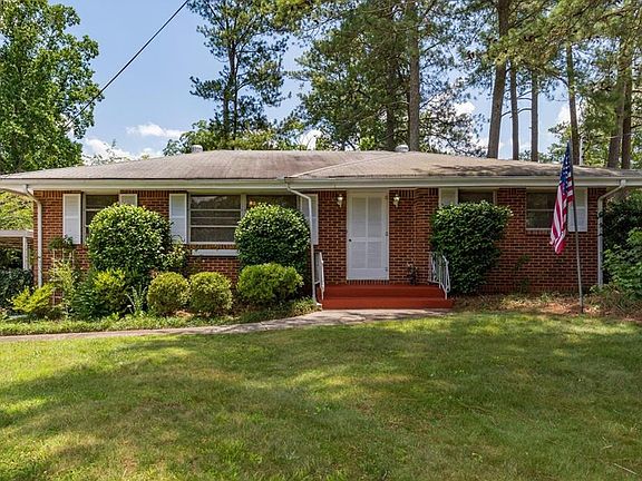 2nd image of 3677 Crestview Dr SE