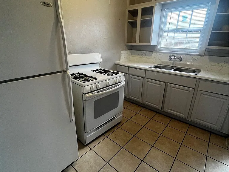 1711 W Main St #3 — Photo 8