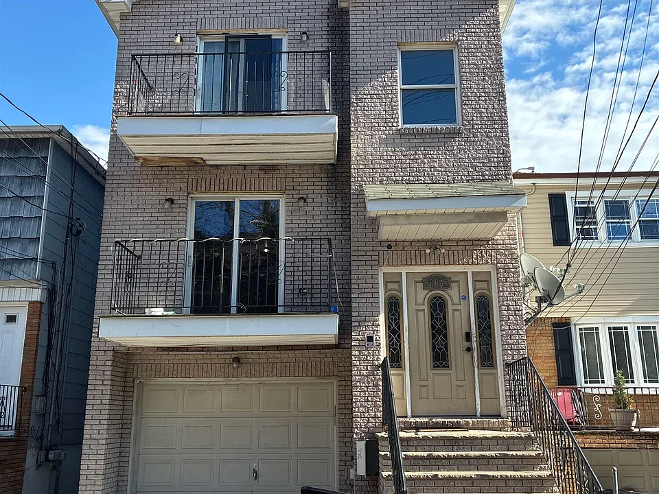294 Randolph Ave