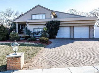 3944 Alken Ave, Seaford, NY 11783