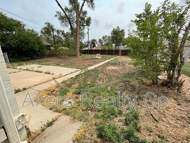 2210 Court St — Photo 7