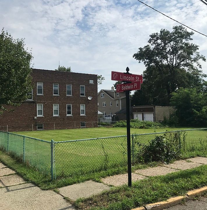 2nd image of 113 Baldwin Pl
