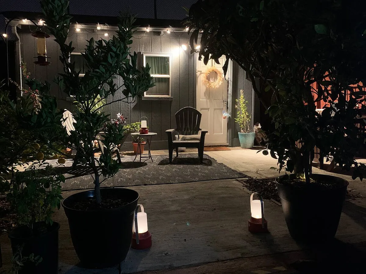 Night time - 146 Howth St #A
