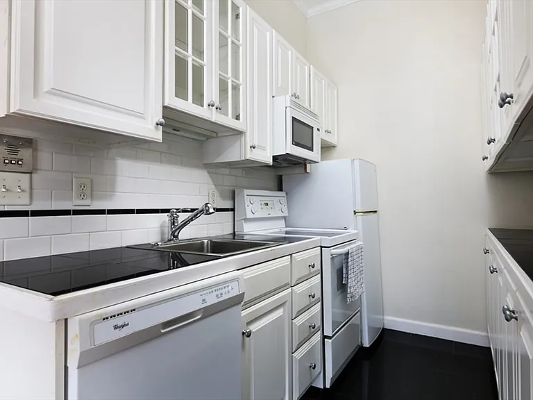 296 Marlborough St #4 — Photo 2