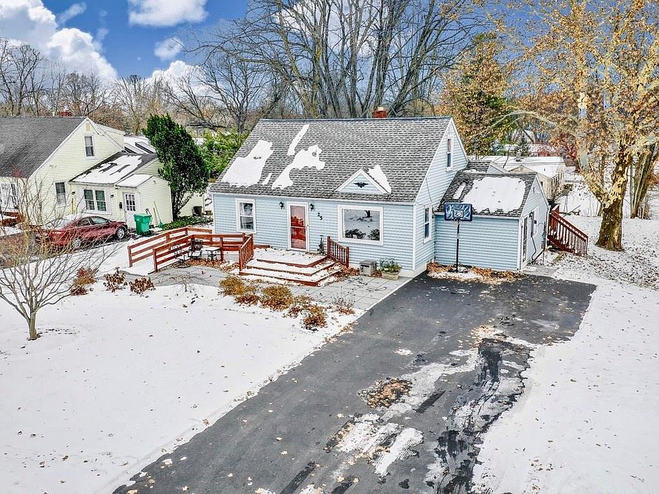 1st image of 25 Meadow View Dr