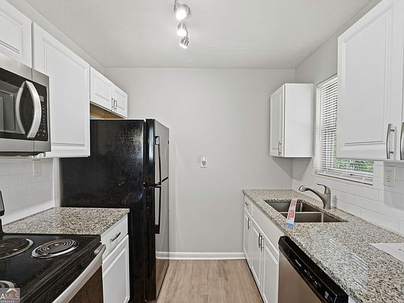 5th image of 5575 Oglesby Rd