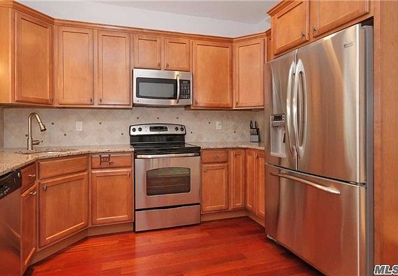 5th image of 13 Meadow Way #13