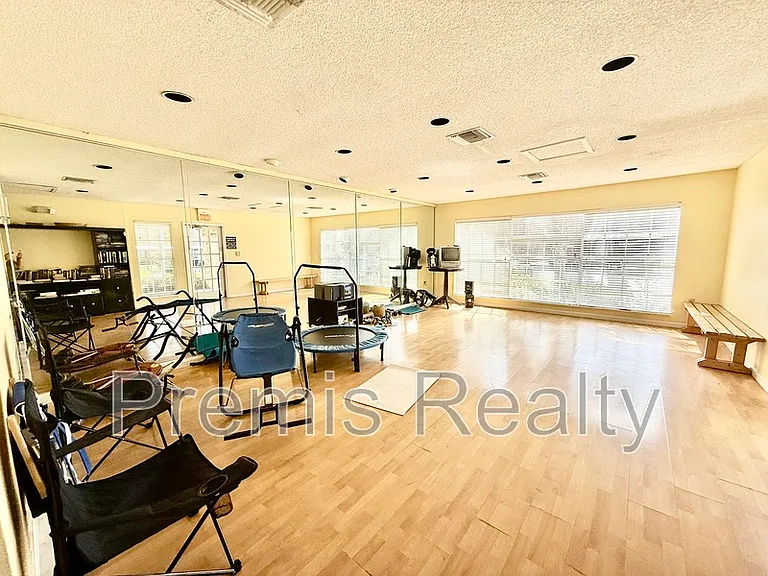 2500 Winding Creek Blvd #H202 — Photo 28